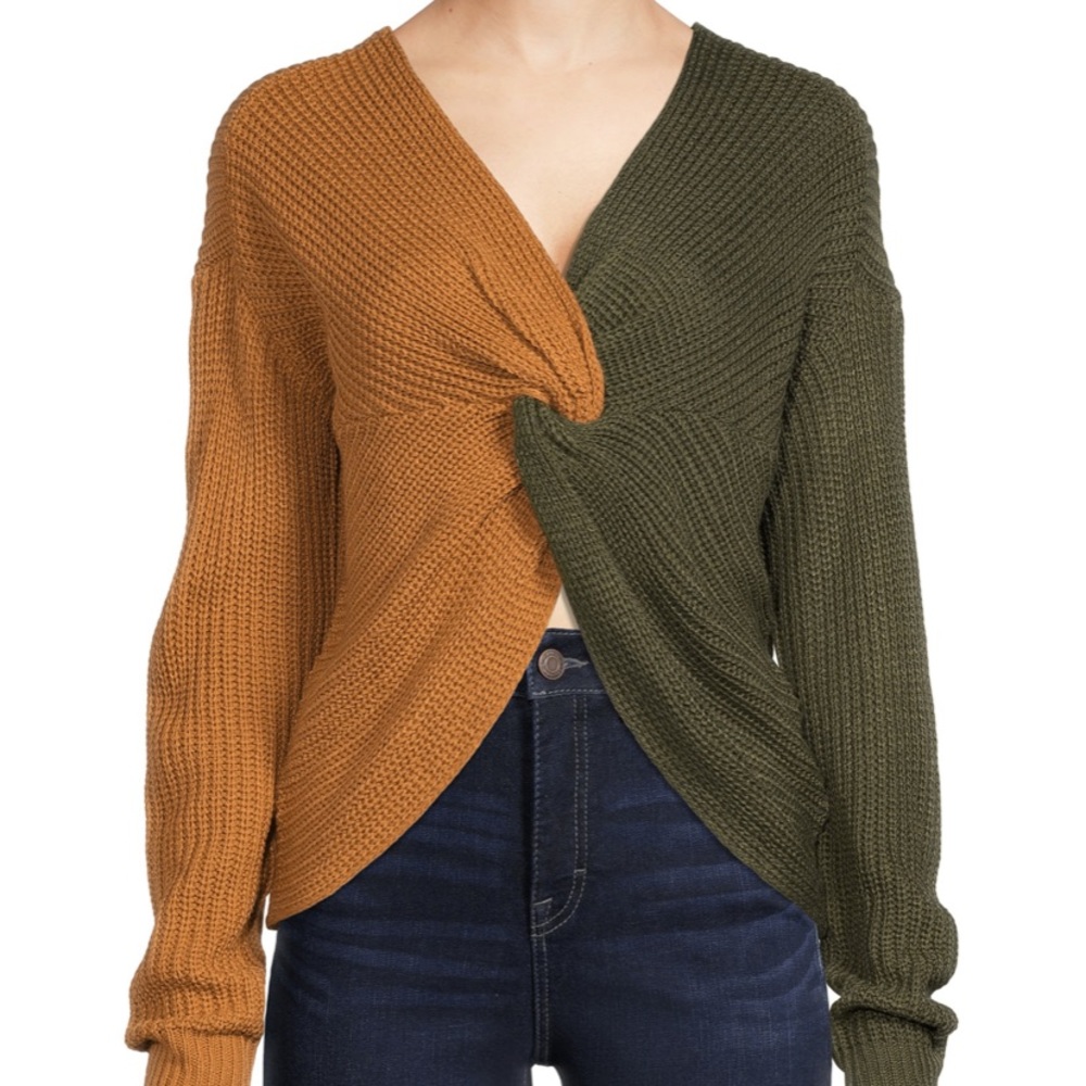 Twist Front Sweater Juniors
